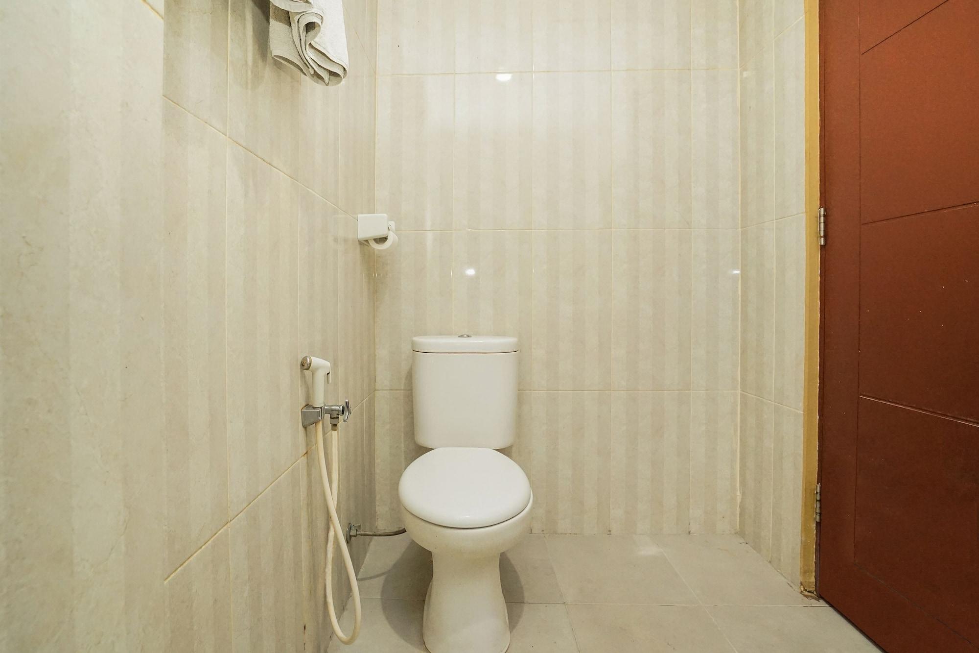 Oyo 277 Rukotel Near Rsu Adi Husada Undaan Kota Sorabaya Extérieur photo