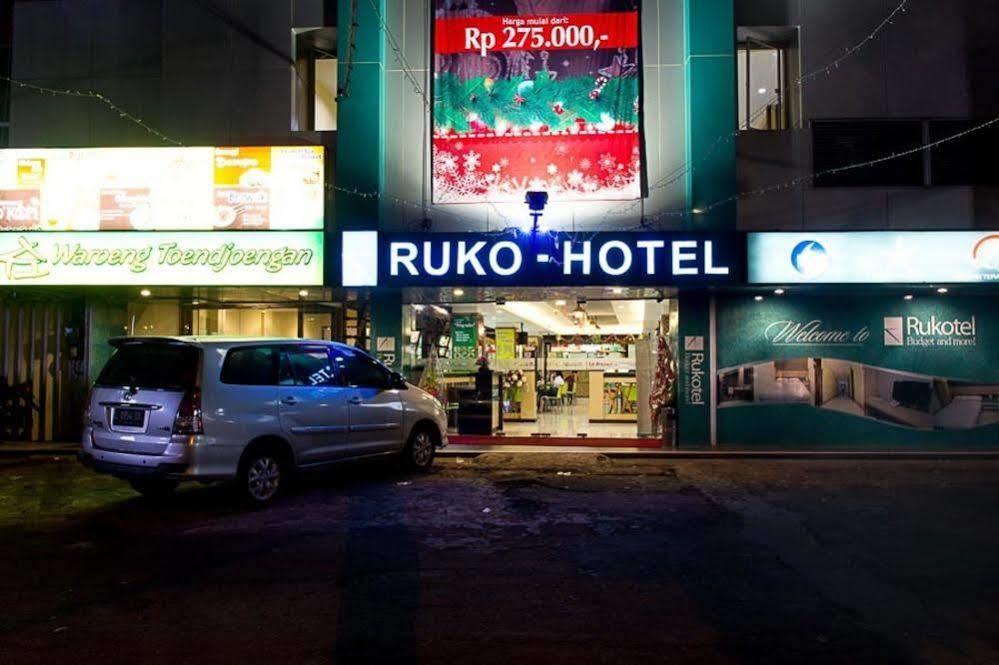 Oyo 277 Rukotel Near Rsu Adi Husada Undaan Kota Sorabaya Extérieur photo